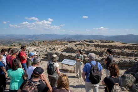 Jornada de puertas abiertas en el Castro Ulaca con arqueólogos en Solosancho