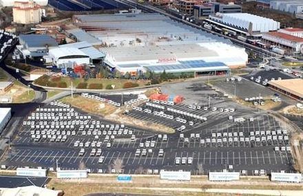 La Junta de Castilla y León buscará opciones laborales con Nissan en Ávila sin medidas drásticas inmediatas