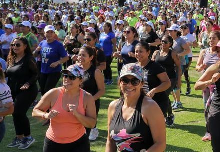 Más de 1,000 personas se suman a la gimnasia en parques de Ávila cada semana