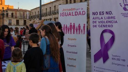 Ávila promueve la igualdad y contra la violencia de género en el Mercado Medieval