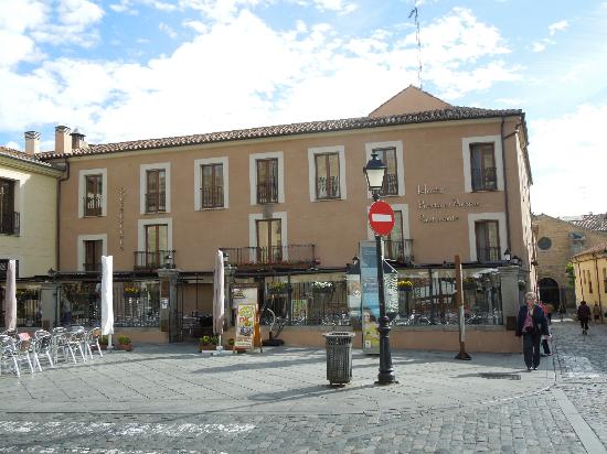 IU propone una peatonalización piloto del casco histórico los fines de semana