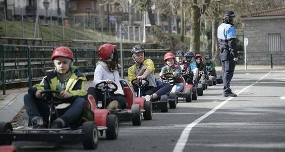 Habéis convertido el aniversario en un acto partidista