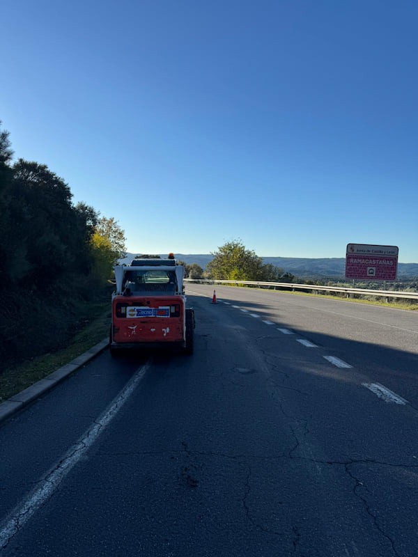 Comienzan las obras de asfaltado en la carretera AV-925 en Arenas de San Pedro
