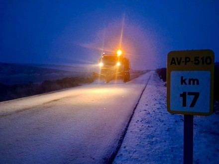 Diputación de Ávila trata 711 kilómetros de carreteras por nieve y hielo