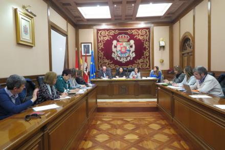 La Diputación de Ávila invitará a los ayuntamientos de la provincia a que se adhieran al programa espacios libres de violencia de género