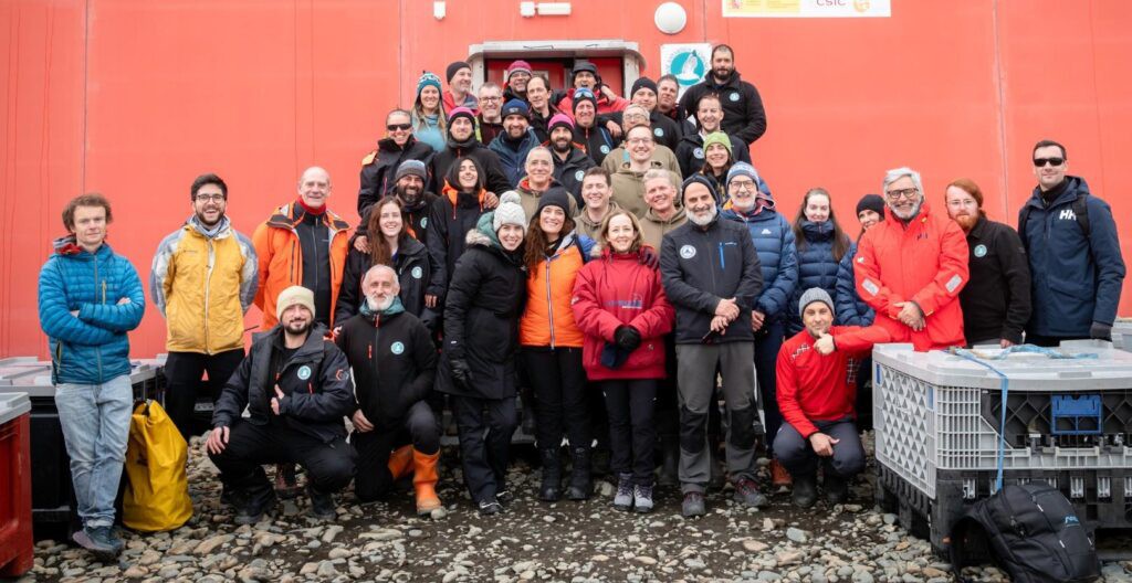 Diana Morant inspecciona la Base Antártica Española 'Juan Carlos I' durante la campaña de investigación 2025