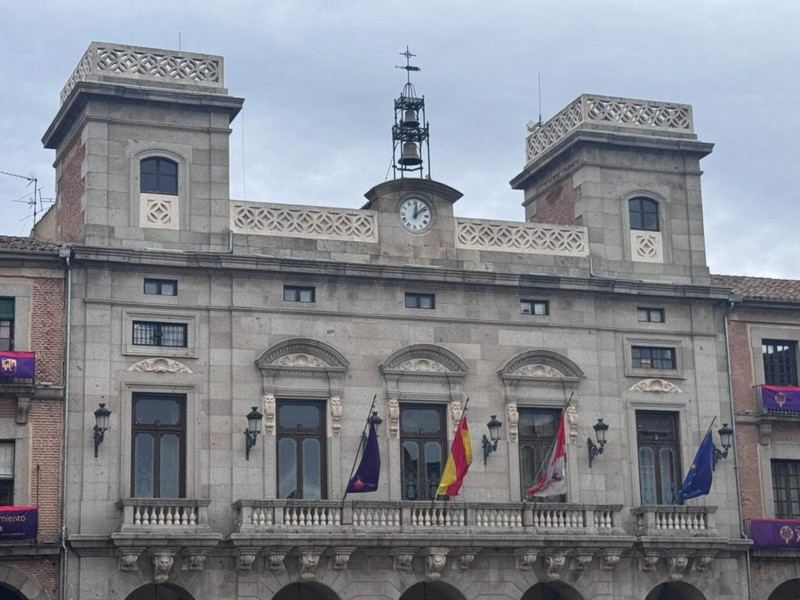 El PP interroga al alcalde sobre la crisis del agua y el manganeso en Ávila