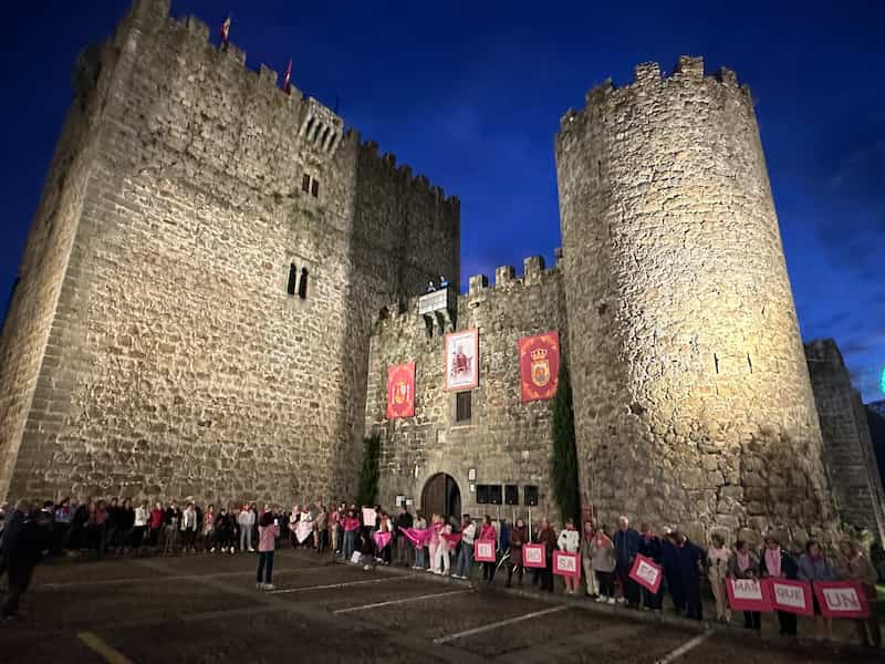 Arenas de San Pedro se viste de rosa por el Día Mundial contra el Cáncer de Mama