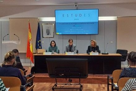 Descenso histórico en el consumo de tabaco y cannabis entre jóvenes en España