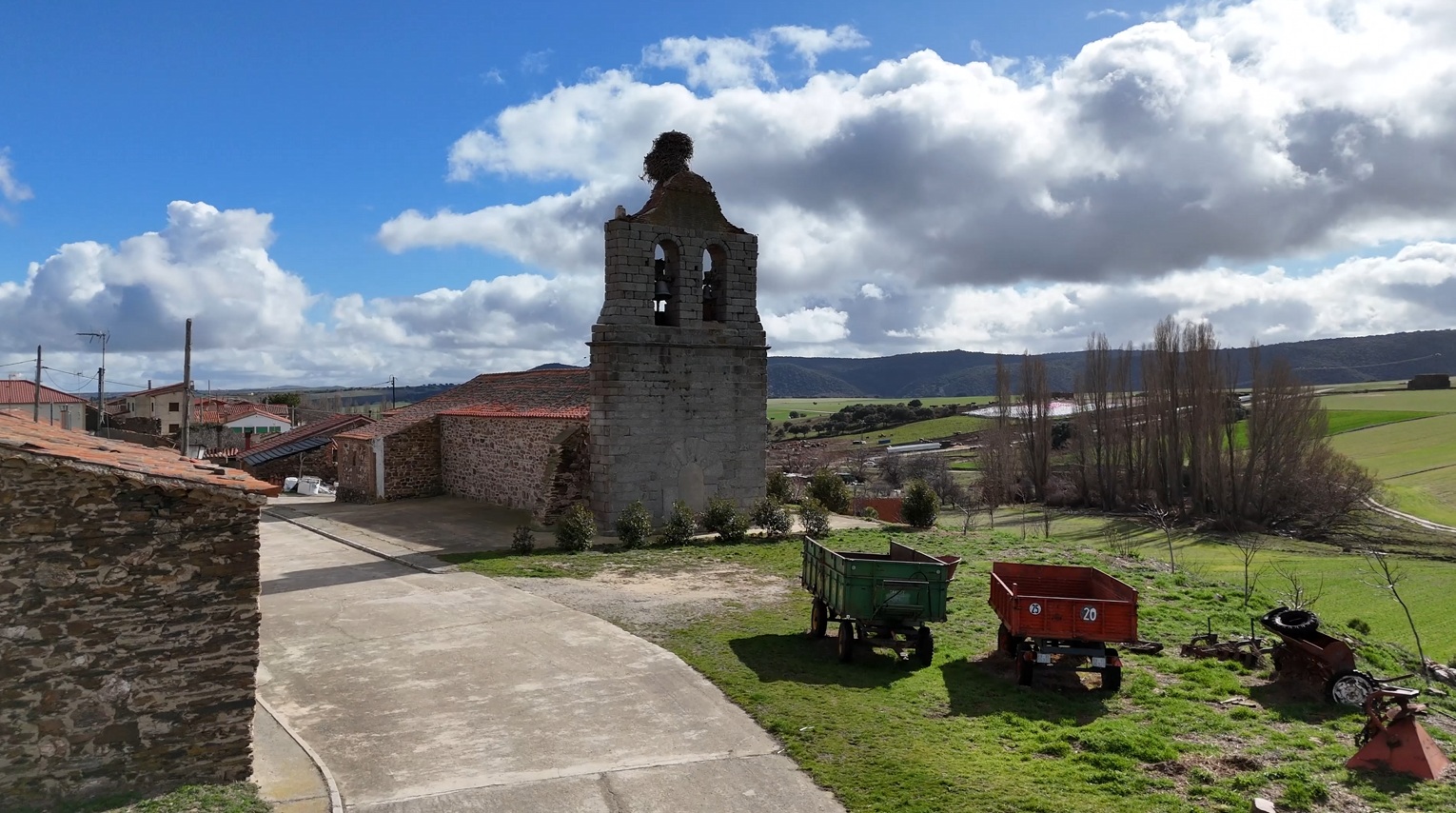 Grandes: El eco de la historia en el Valle Amblés