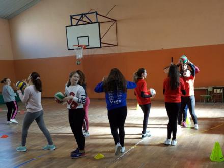 Los Juegos Escolares llevaron a Arévalo una jornada técnica de voleibol y competiciones de fútbol sala