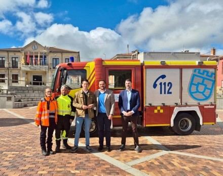 La Diputación de Ávila dona una autobomba a Protección Civil de Maello
