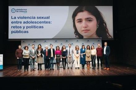 La ministra Rego impulsa la educación sexual y políticas contra la violencia entre adolescentes