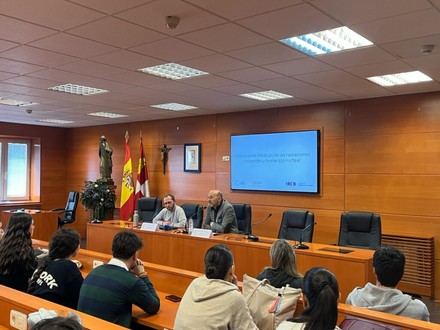 UCAV aborda la energía nuclear en medicina en su segunda jornada del ciclo educativo