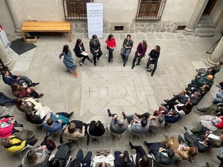 UCAV organiza mesa redonda sobre liderazgo femenino en Ávila