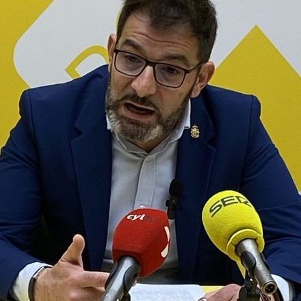 Por Ávila critica los constantes retrasos y sobrecostes en los parques de bomberos