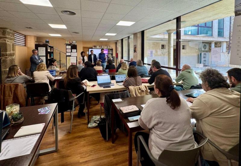 Alcaldes se capacitan en la plataforma del Programa 'Comercio Activo'