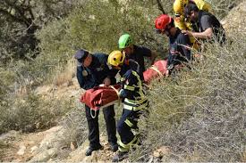 Rescatado un escalador tras ser golpeado por el desprendimiento de una roca