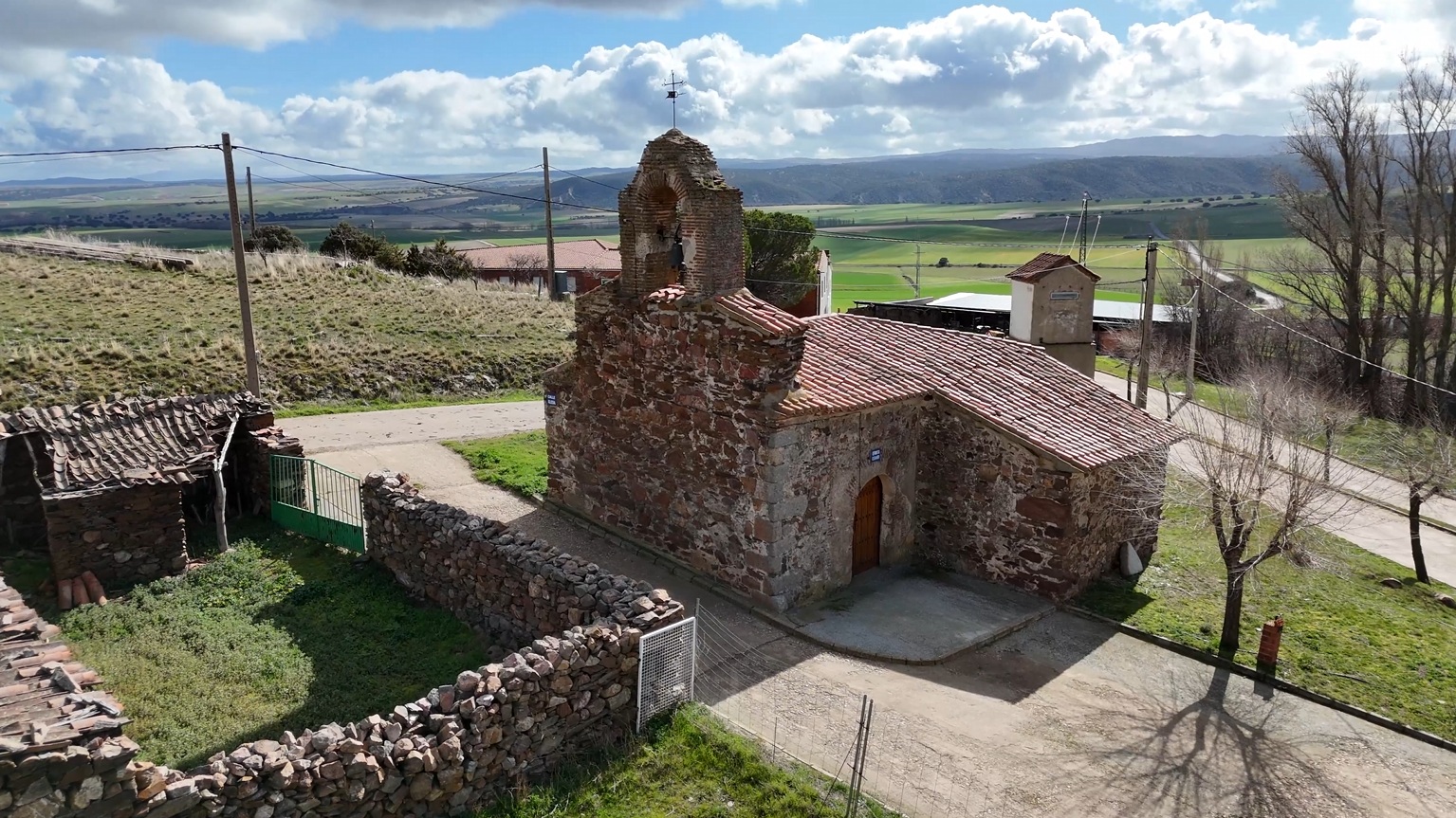 San Martín de las Cabezas: El latido silente del Valle Amblés