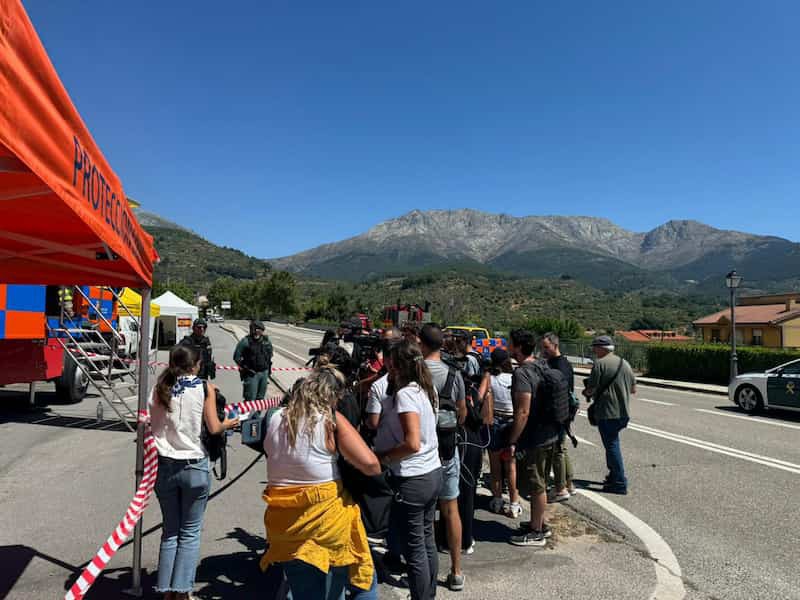 Apoyo total a los bomberos en el incendio de Mombeltrán