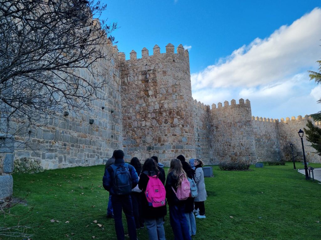 Alumnos de intercambio exploran Ávila, Patrimonio de la Humanidad