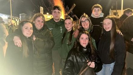 Tradicional encendido de hoguera en Hontanares y Ramacastañas por San Sebastián