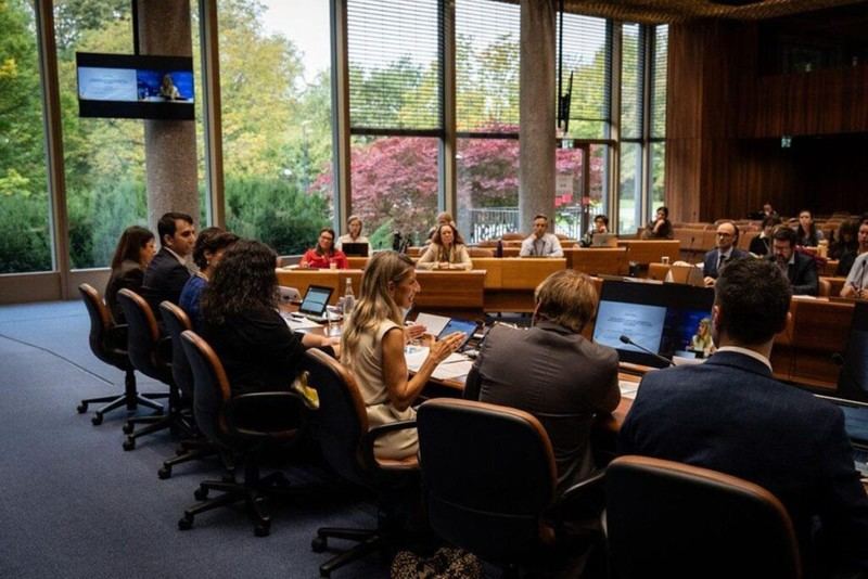 Yolanda Díaz destaca la importancia del trabajo digno para la salud mental