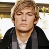 Alex Pettyfer será Christian Grey
